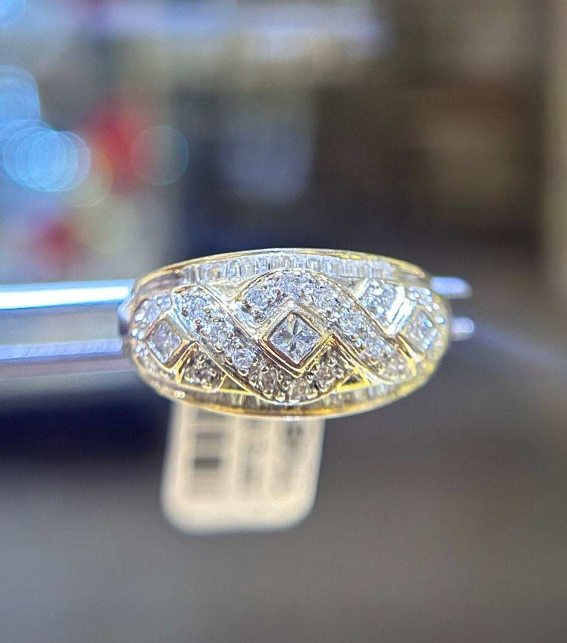 14KT YELLOW GOLD DIAMOND RING