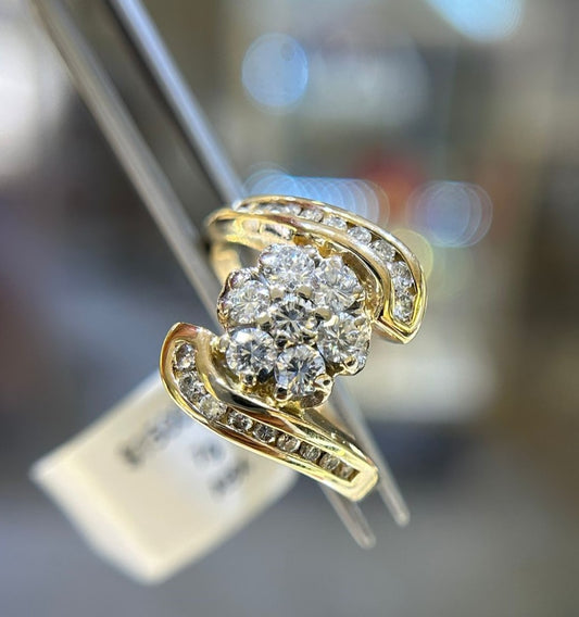 14KT YELLOW GOLD DIAMOND RING