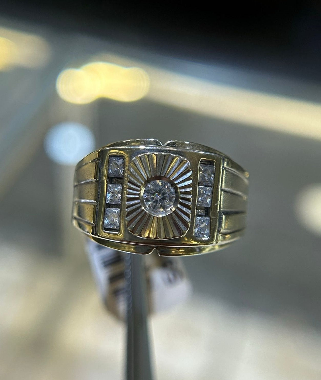 14KT WHITE GOLD DIAMOND RING