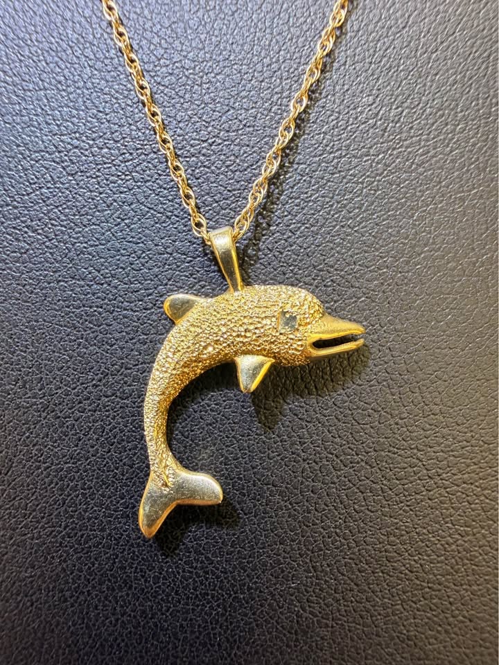 14K Yellow Gold Dolphin Pendant Necklace – 18" | R2028