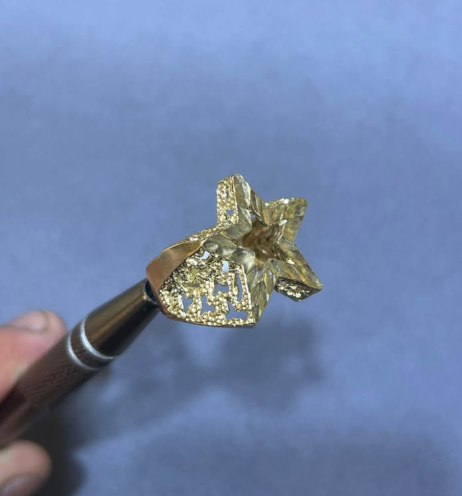 10KT GOLD STAR ⭐️ NUGGET RING