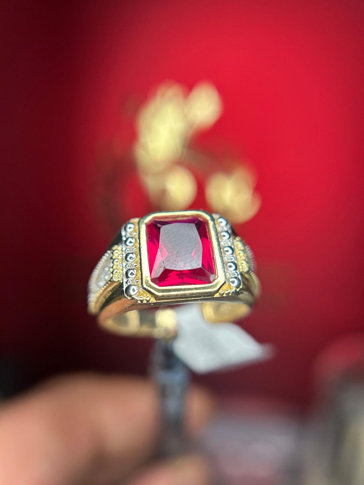 14Kt Red Stone Signet Ring