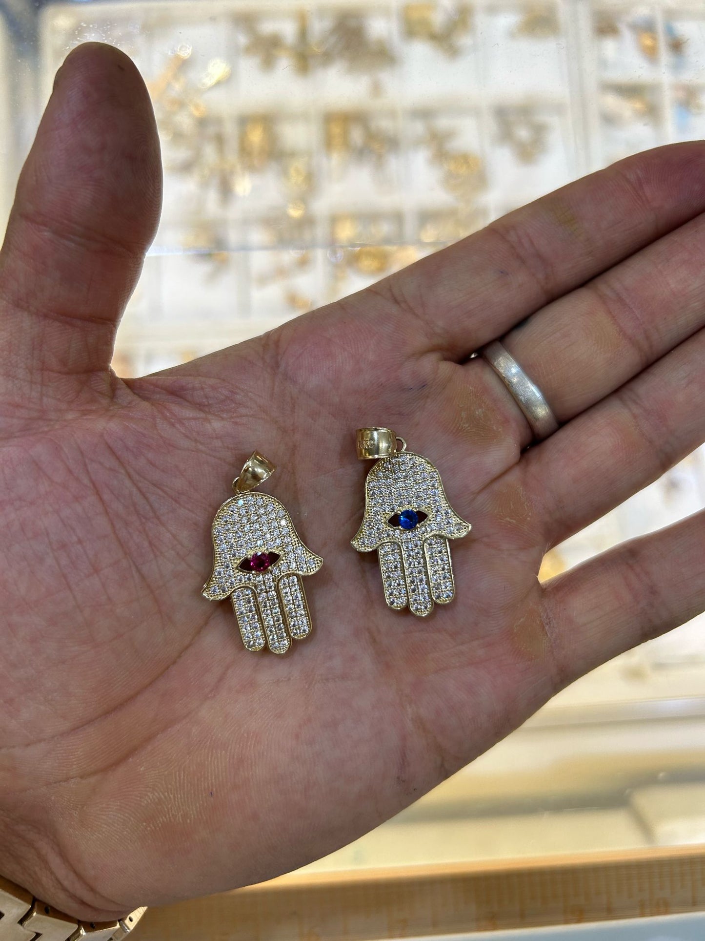 14Kt Gold Hamsa Pendent