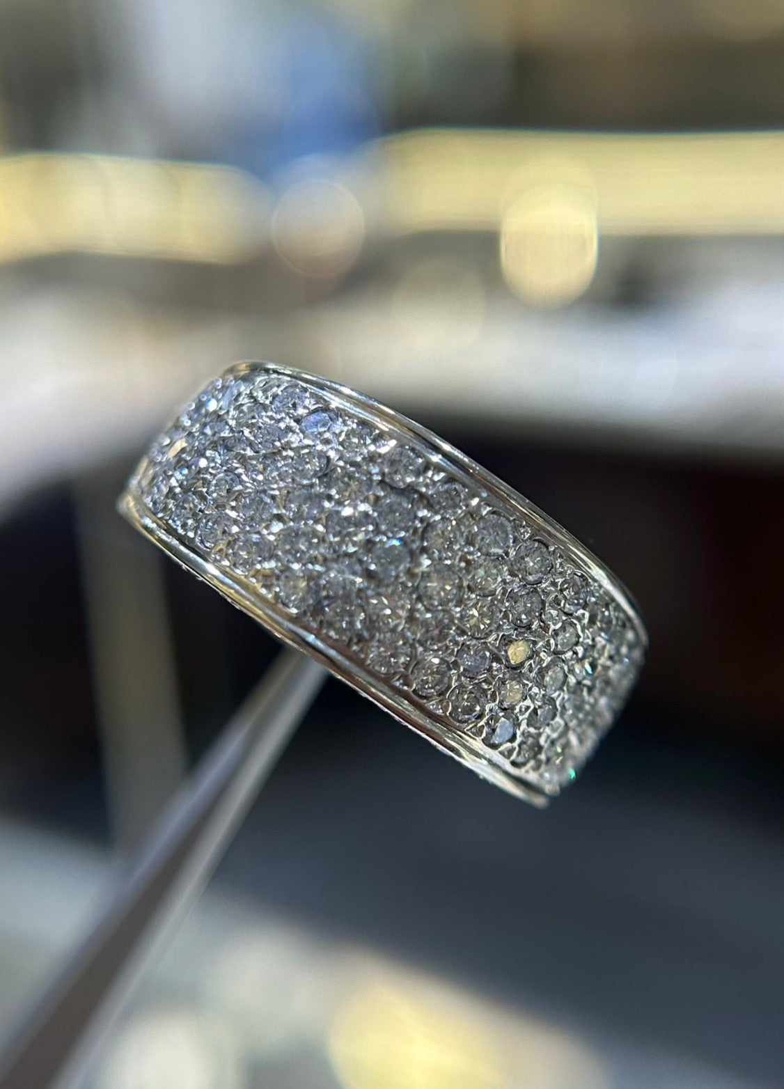 14KT WHITE GOLD DIAMOND RING