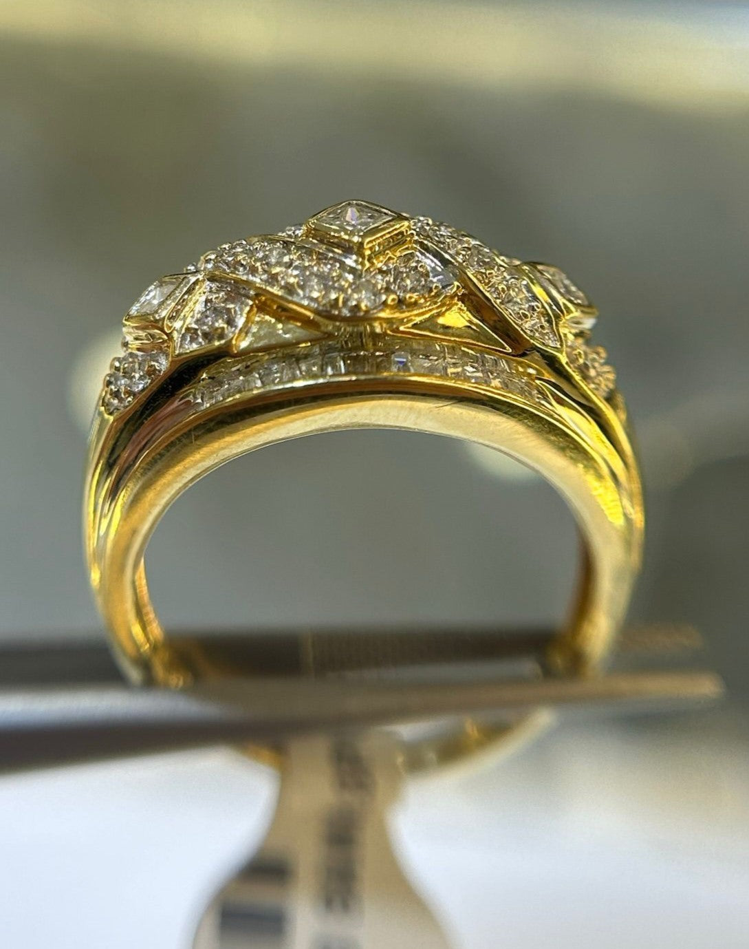 14KT YELLOW GOLD DIAMOND RING