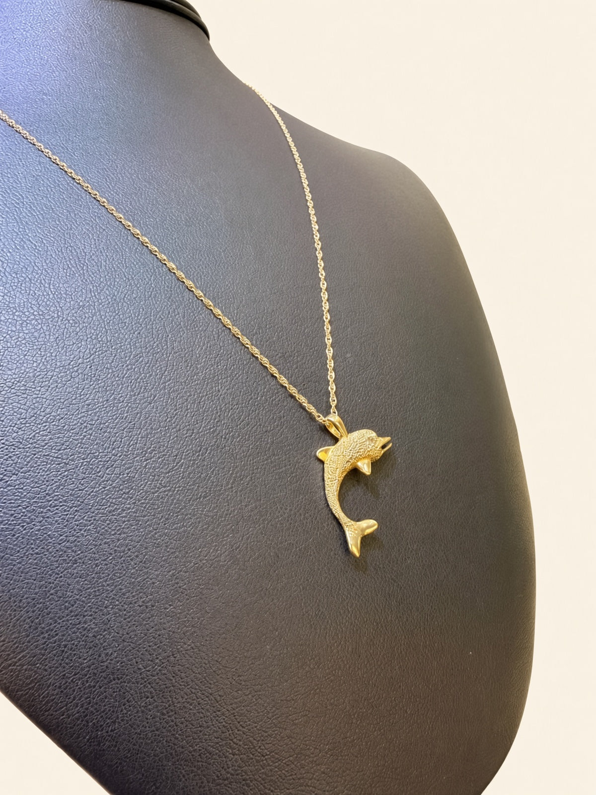 14K Yellow Gold Dolphin Pendant Necklace – 18" | R2028