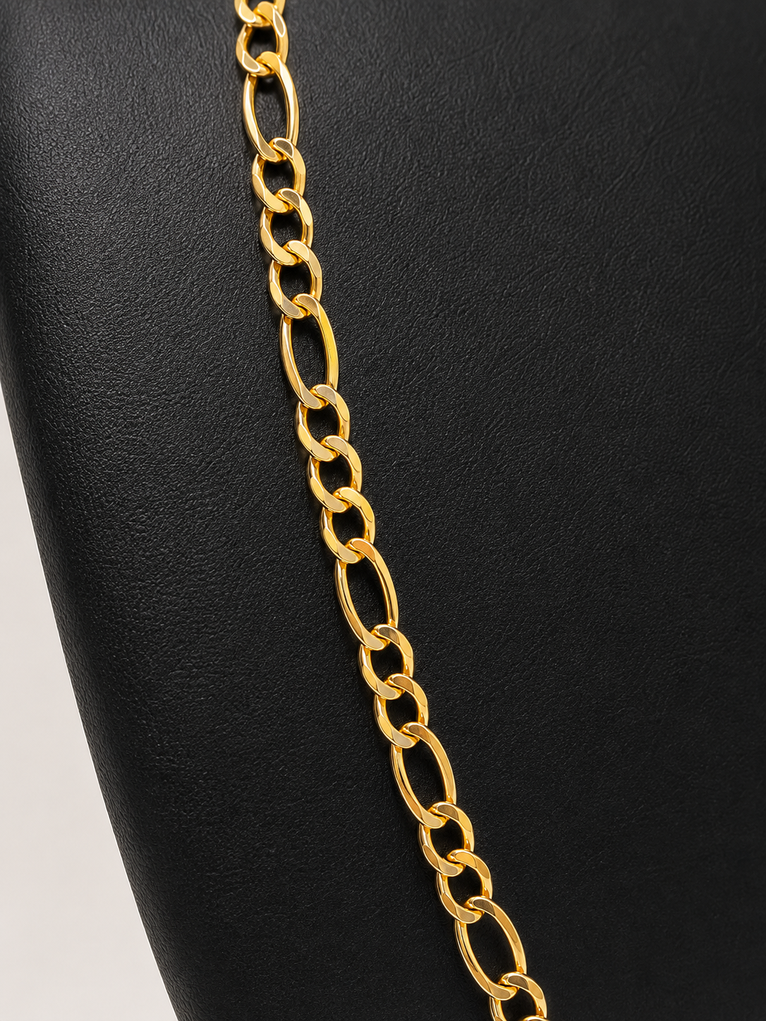 10K Yellow Gold Figaro Link Chain – 20" | 5.5mm R2350