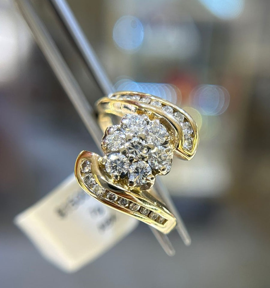 14KT YELLOW GOLD DIAMOND RING