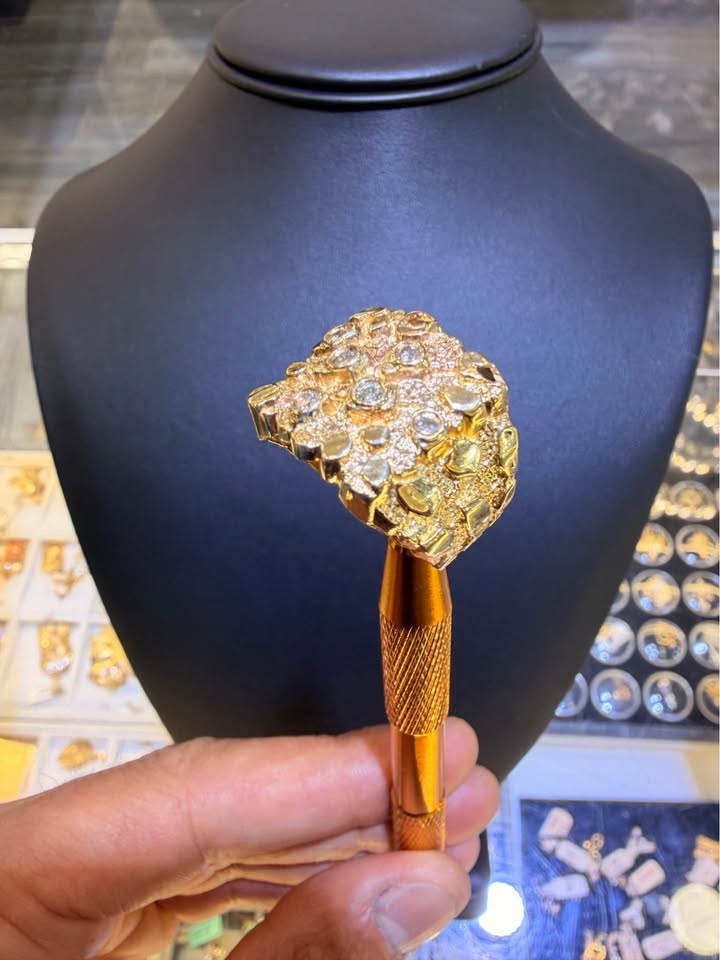 10K GOLD DIAMOND NUGGET RING