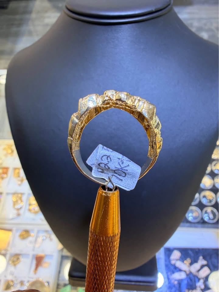 10K GOLD DIAMOND NUGGET RING