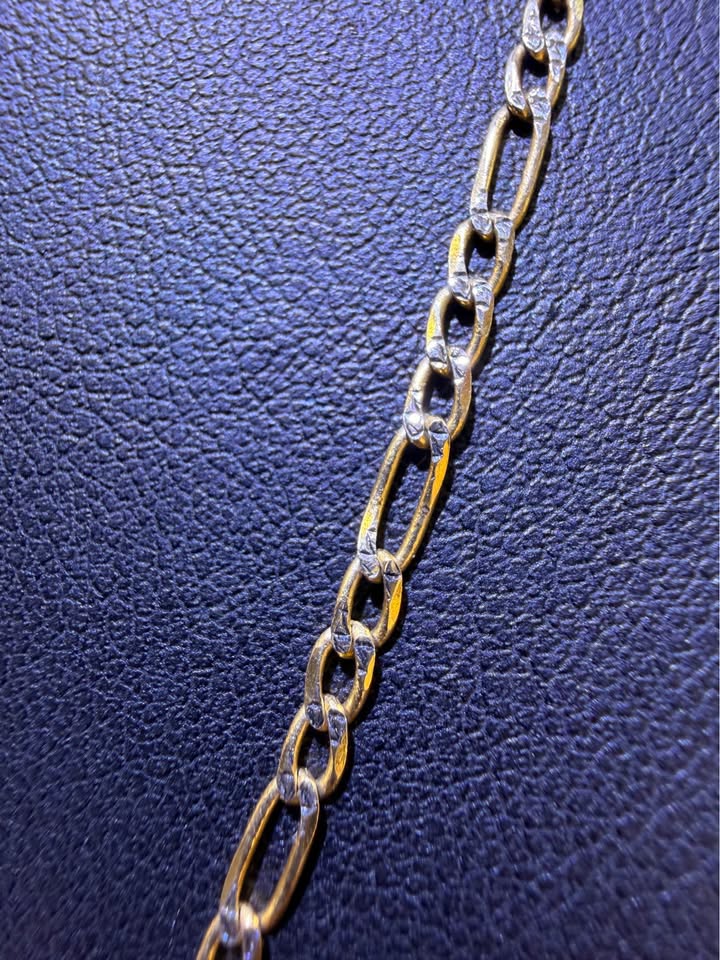 14K Two-Tone Gold Diamond-Cut Figaro Chain – 18" | 2.2mm | R1566