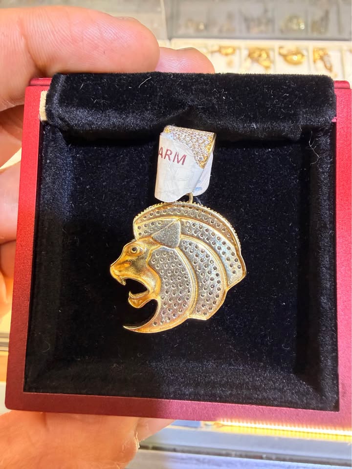 14KT Yellow Gold Lion Head Pendant – R829