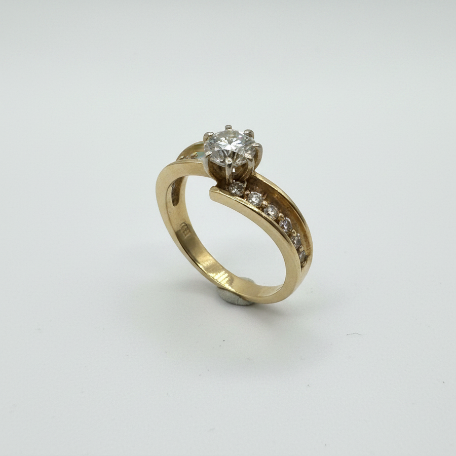 14K Yellow Gold Diamond Ring Size 9 – R1425