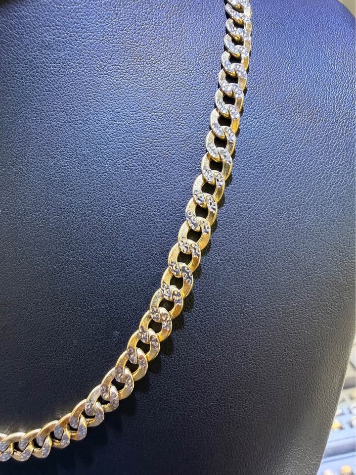 10K Yellow Gold Diamond-Cut Curb Link Chain – 18" | 6.5mm | R2261