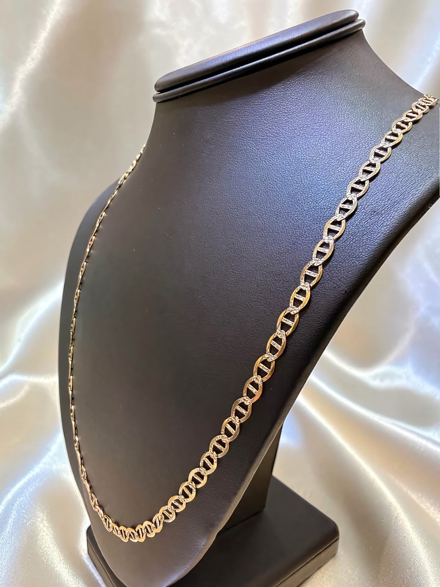 10KT GOLD MARINER LINK 2-TONE 24inches 5.5mm R1599