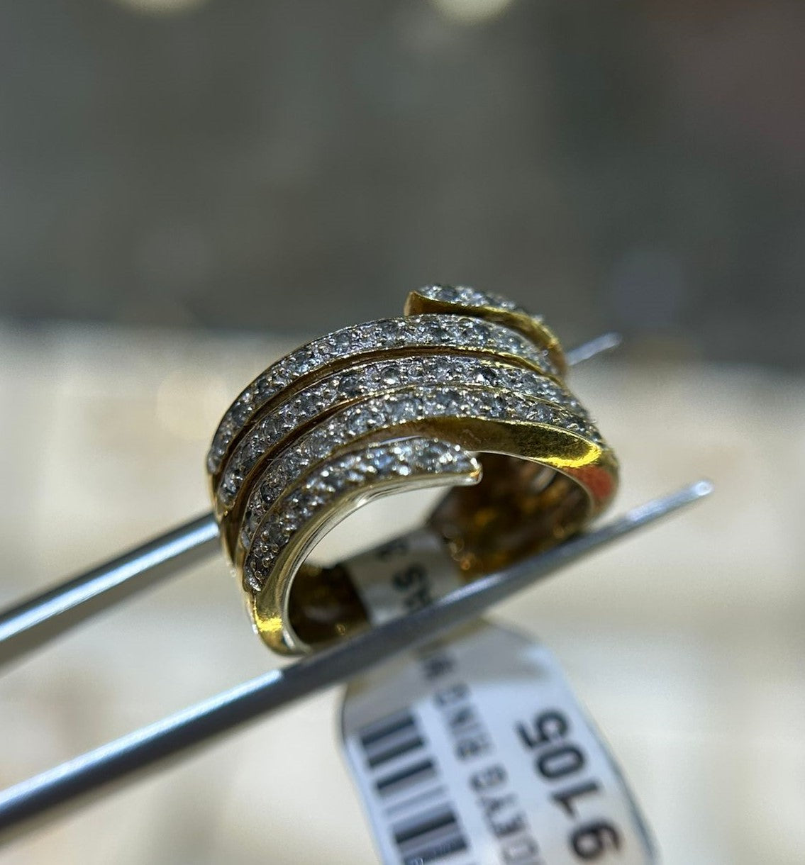10KT YELLOW GOLD DIAMOND RING