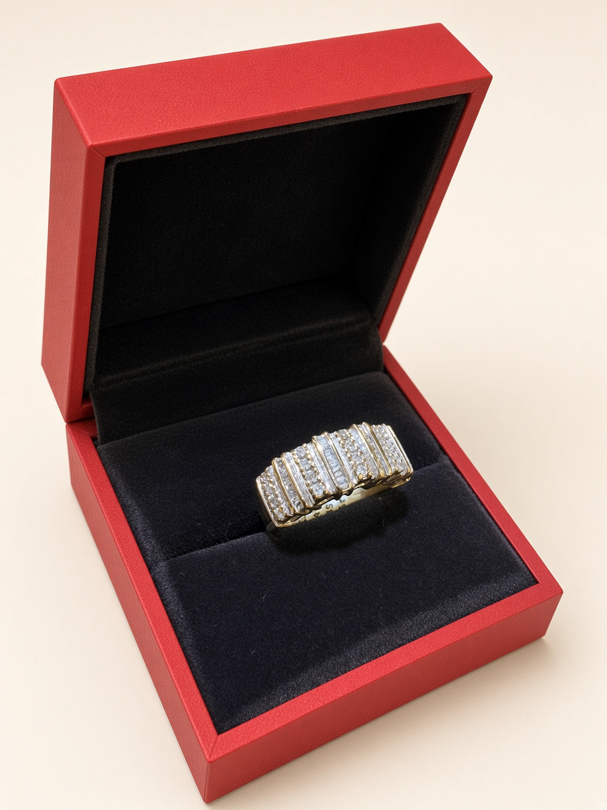 10K Yellow Gold Natural Diamond Band Ring – Size 7 | R1061